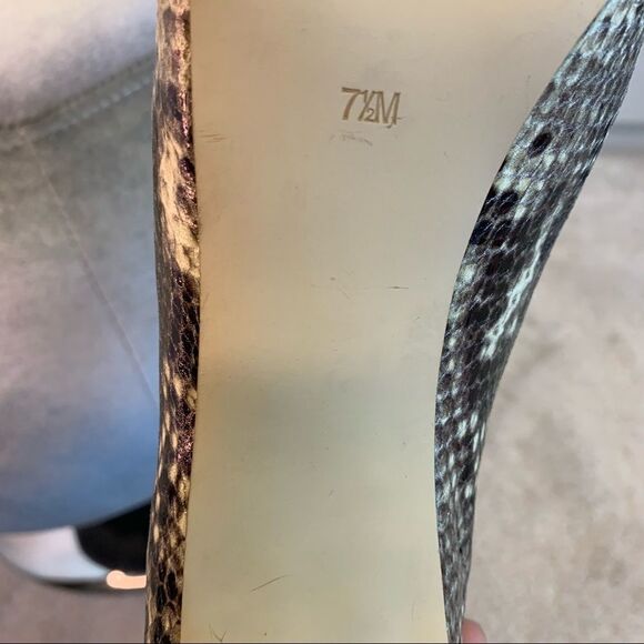 Guess brown tan Conroe Zippered Booties Snake Print Size 7.5M - Picture 7 of 10